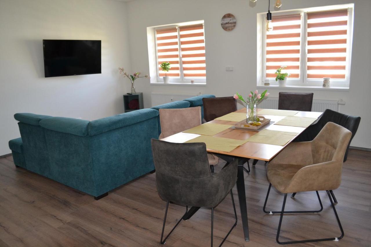 Kvitko Appartement Frymburk Buitenkant foto